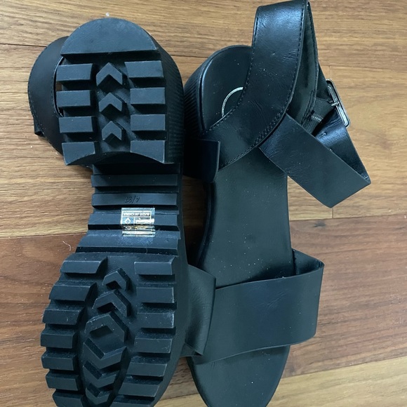 ASOS Black Pump - Picture 3 of 3